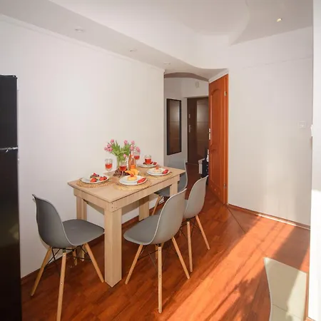 Maya's Flats & 47 - Heweliusza * 格但斯克