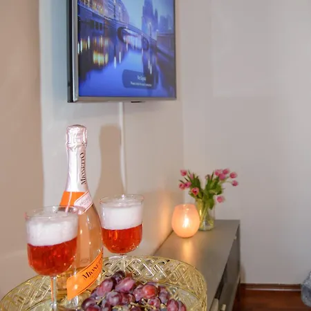 Maya's Flats & 47 - Heweliusza