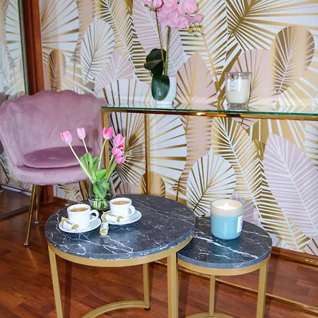 Maya's Flats & 47 - Heweliusza