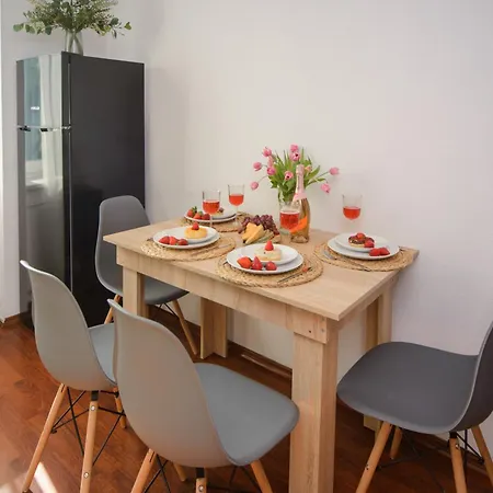 Maya's Flats & 47 - Heweliusza