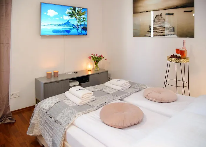 Maya's Flats & 47 - Heweliusza *