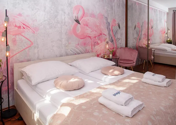 Maya's Flats & 47 - Heweliusza *